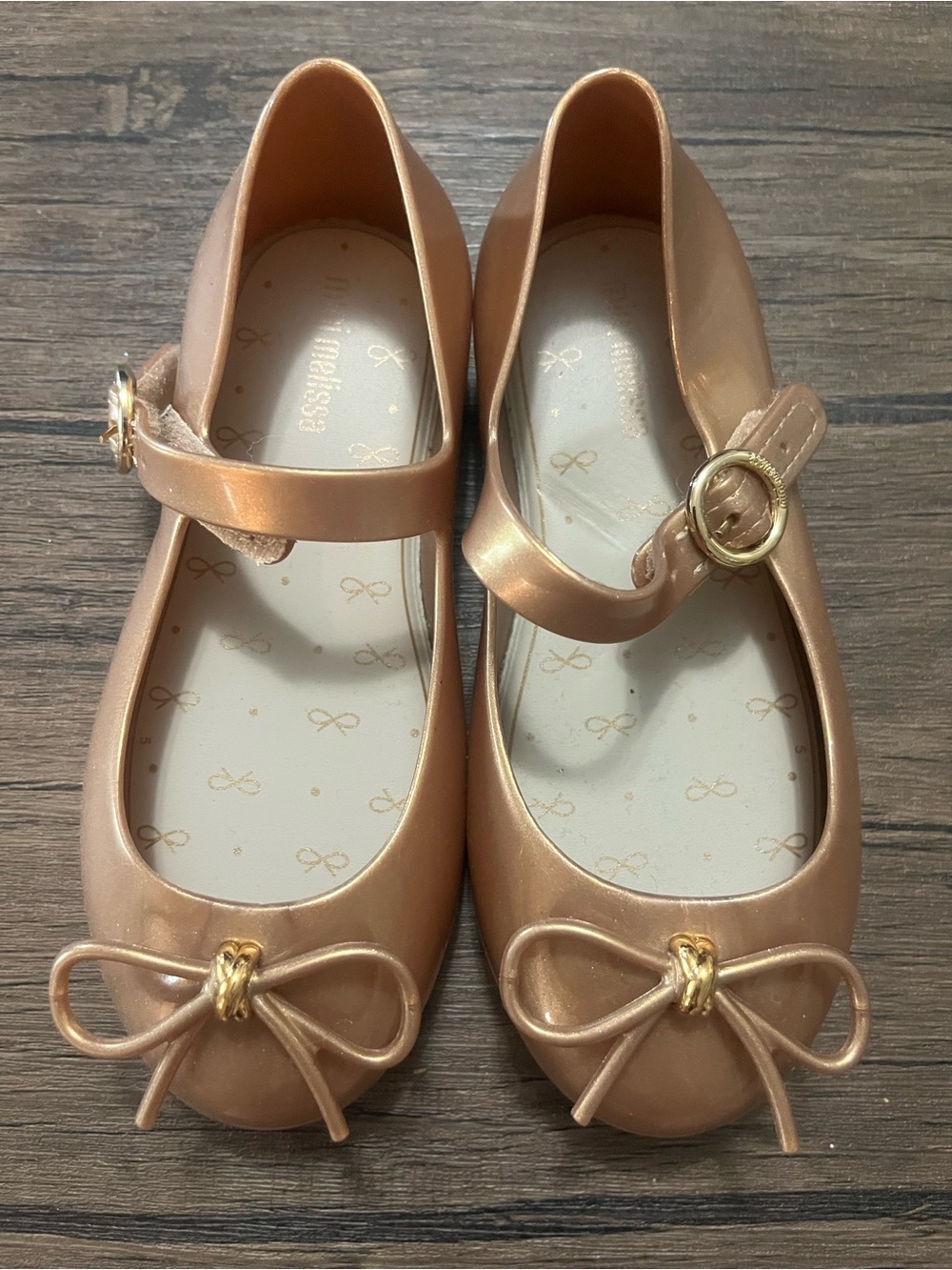 Mini Melissa "Sweet Love" jelly flats 
Girls size 10